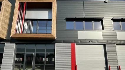EXCLUSIVITÉ - LOCAUX D'ACTIVITÉ - 370 m2 - Offre immobilière - Arthur Loyd